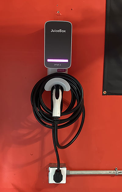 juicebox 40 amp electric vehicle charging station with nema